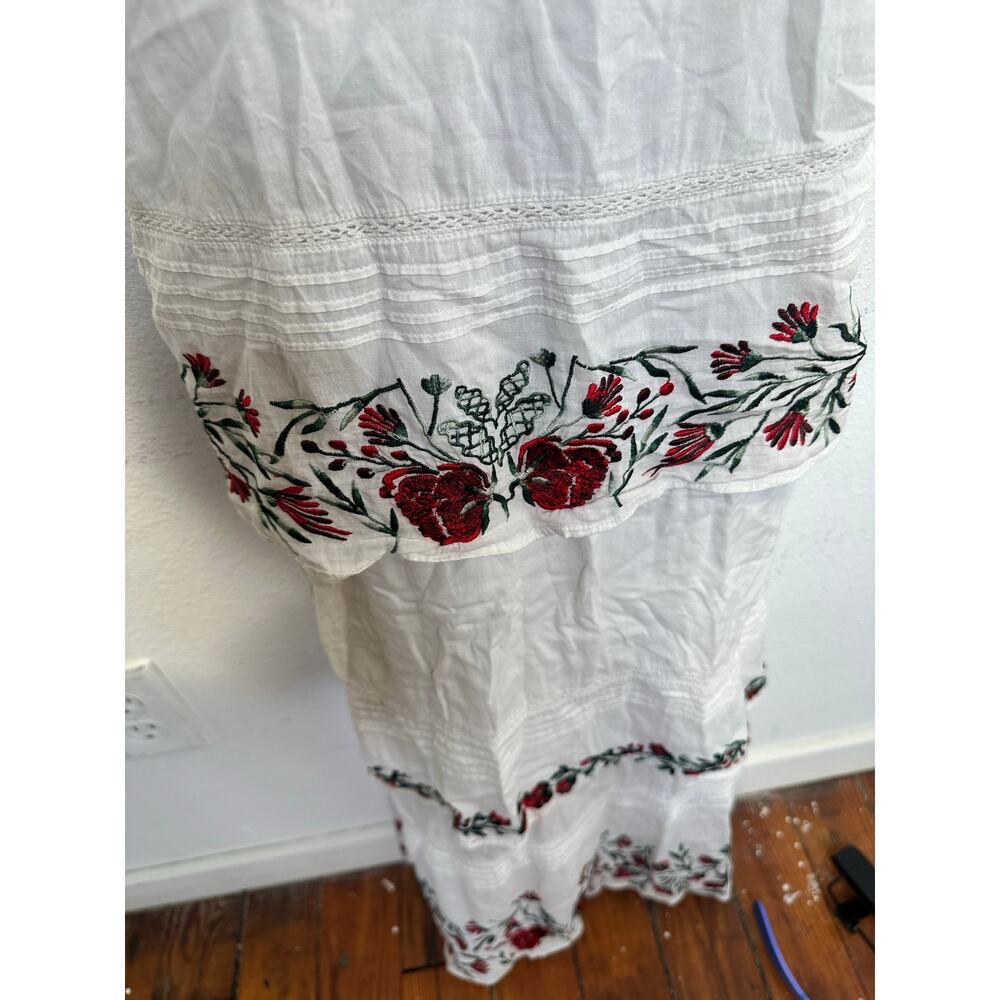 SAYLOR White Red Floral Embroidered Criss-Cross Back Tie Flowy Dress sz Medium - Picture 7 of 10